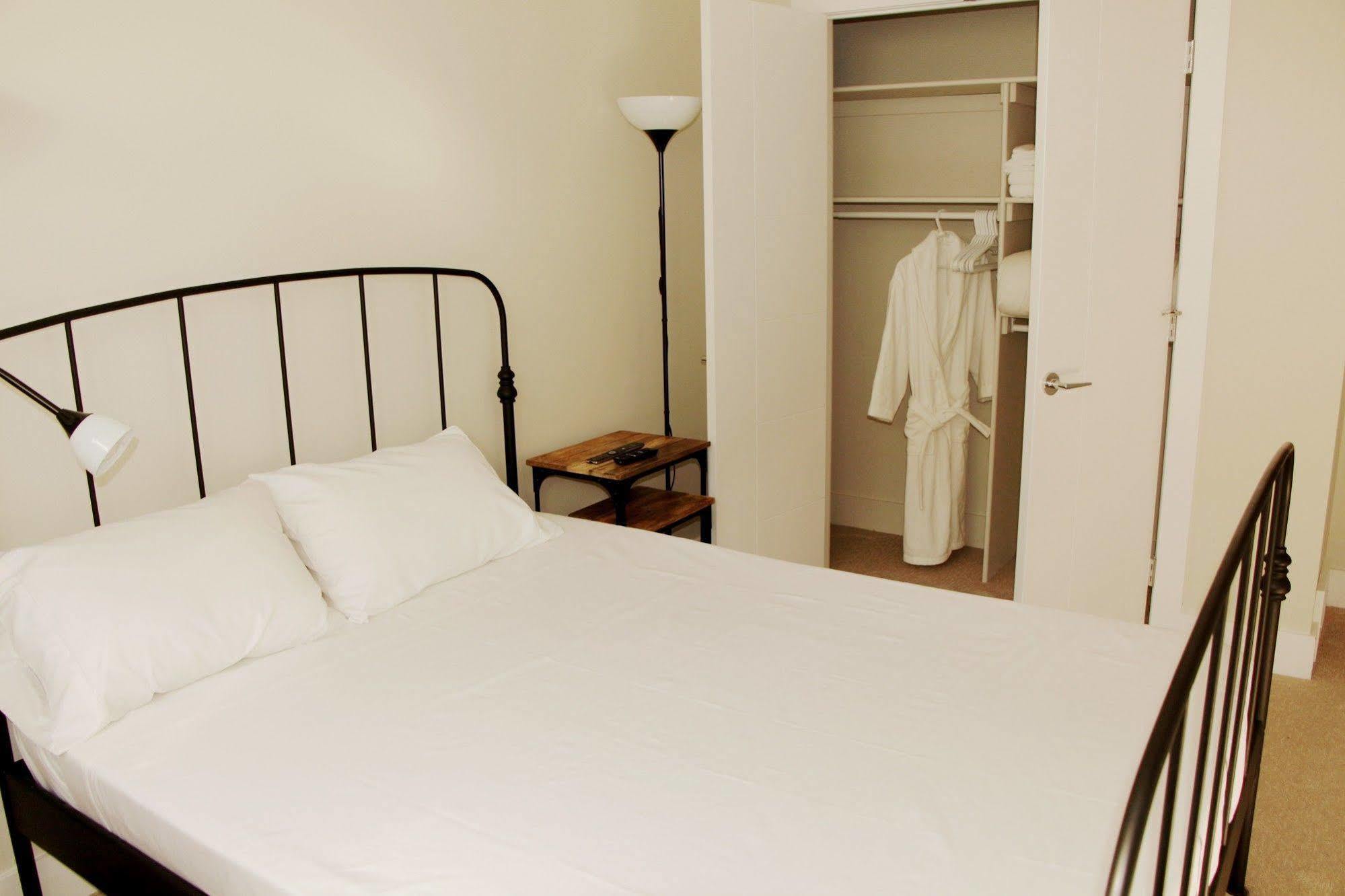 Ritchie B&B Edmonton Bagian luar foto