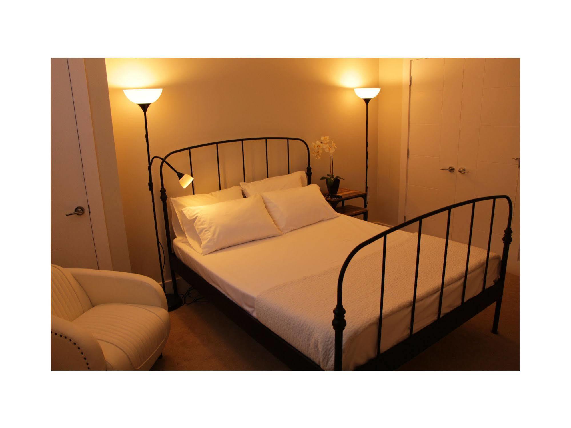 Ritchie B&B Edmonton Bagian luar foto