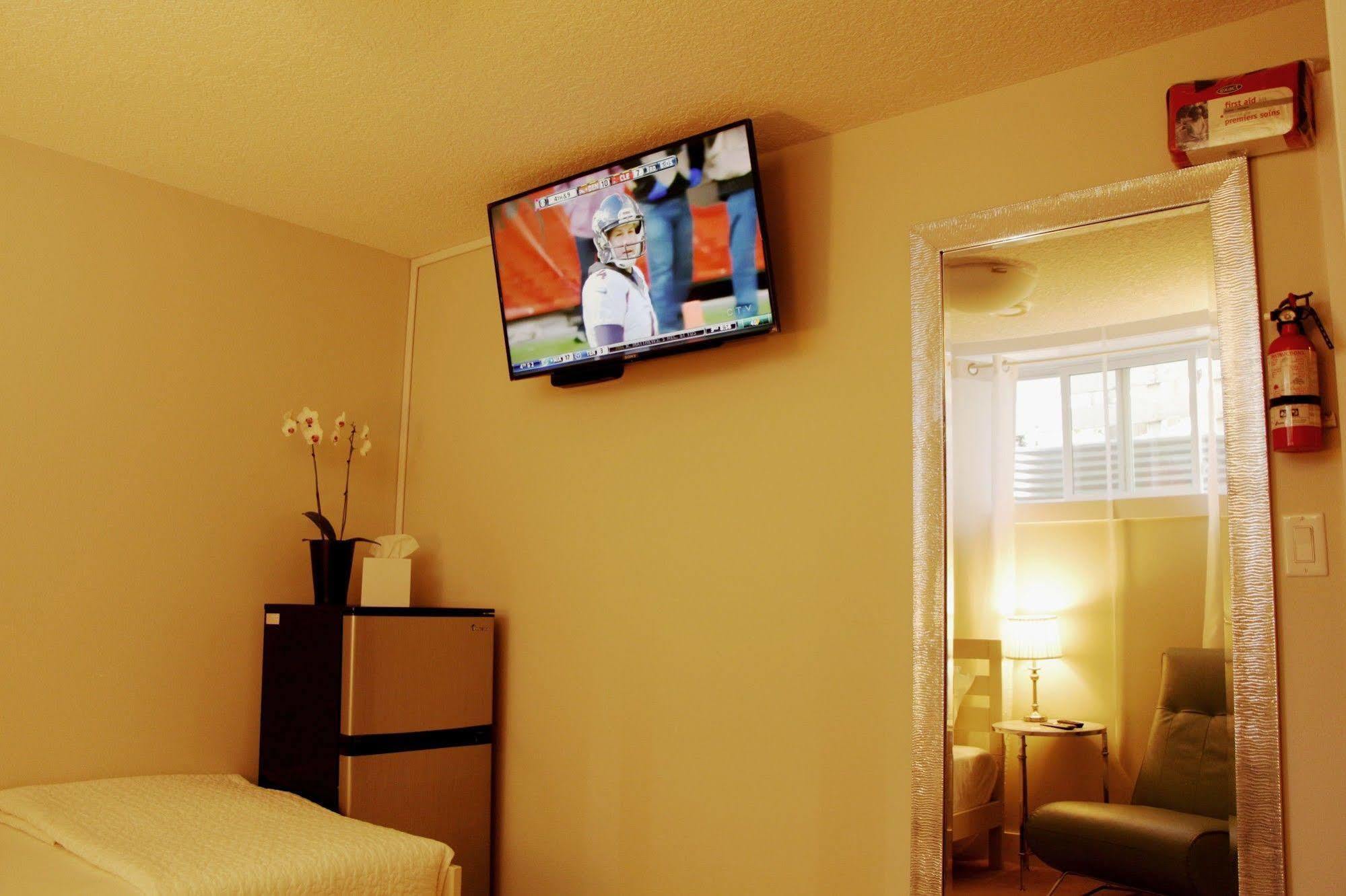 Ritchie B&B Edmonton Bagian luar foto
