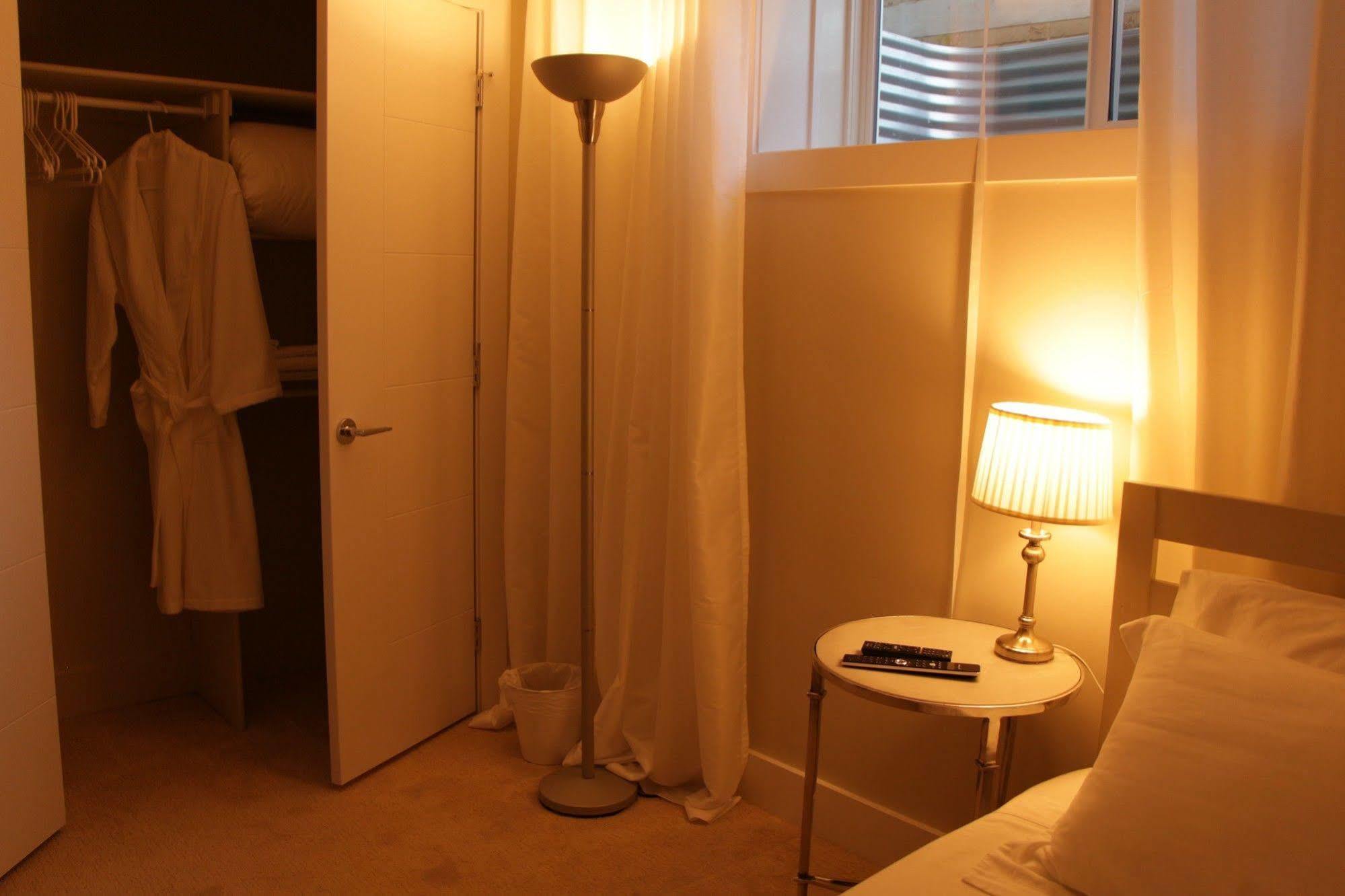 Ritchie B&B Edmonton Bagian luar foto