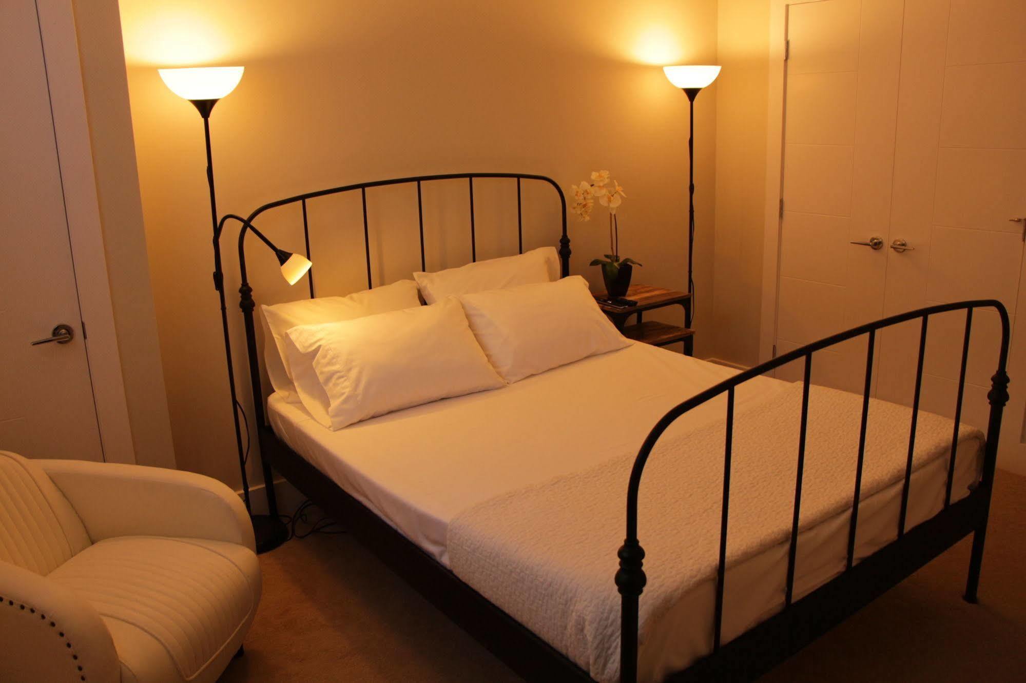 Ritchie B&B Edmonton Bagian luar foto