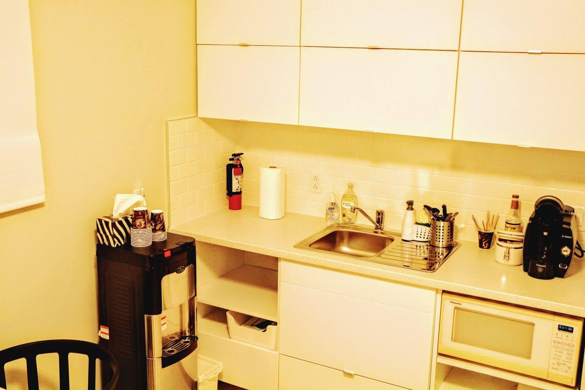 Ritchie B&B Edmonton Bagian luar foto