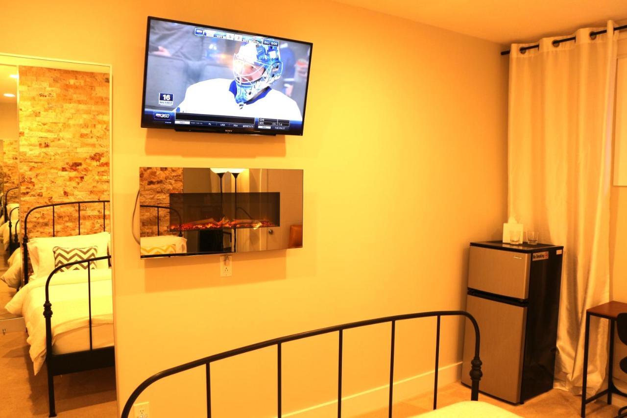 Ritchie B&B Edmonton Bagian luar foto